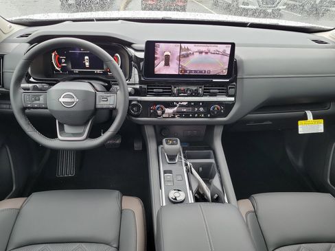 New 2026 Nissan Pathfinder Platinum image 29