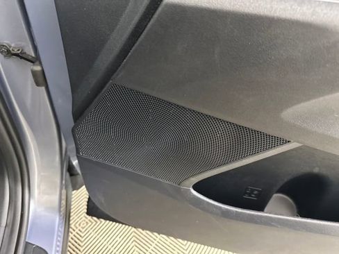 Used 2023 Kia Sorento LX image 29