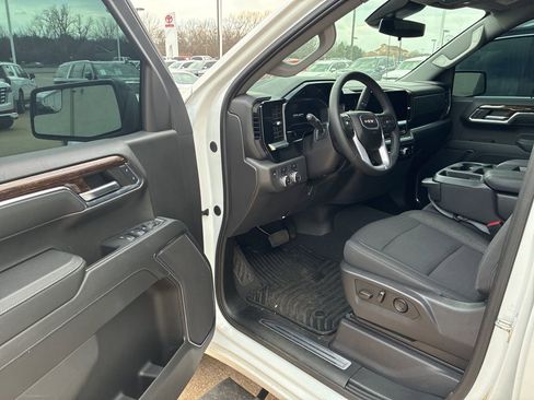 Used 2024 GMC Sierra 1500 Elevation image 7