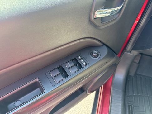 Used 2014 Jeep Patriot Sport w/ Power Value Group AWD/4WD image 16