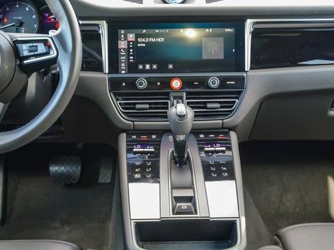 Used 2024 Porsche Macan image 15