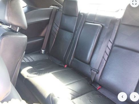 Used 2016 Dodge Challenger SRT RWD image 4