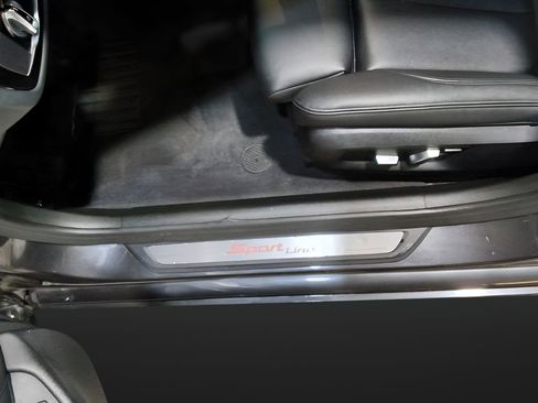 Used 2019 BMW 530i xDrive AWD/4WD image 13