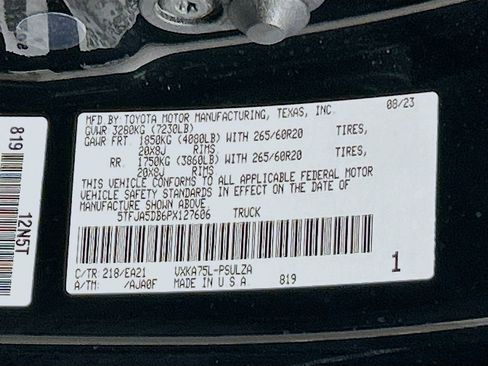 Used 2023 Toyota Tundra Limited w/ Power Package image 28