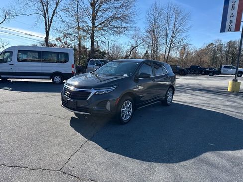 Used 2023 Chevrolet Equinox LT image 6