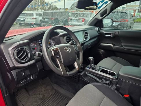 Used 2023 Toyota Tacoma TRD Off-Road image 8