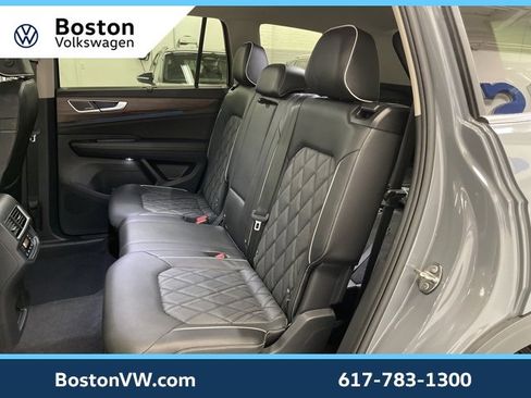 Used 2025 Volkswagen Atlas SEL Premium R-Line image 10