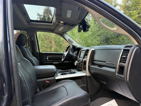 Used 2019 RAM 1500 Laramie AWD/4WD image 21