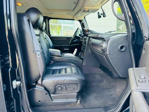 Used 2005 HUMMER H2 SUT w/ Preferred Equipment Group AWD/4WD image 17