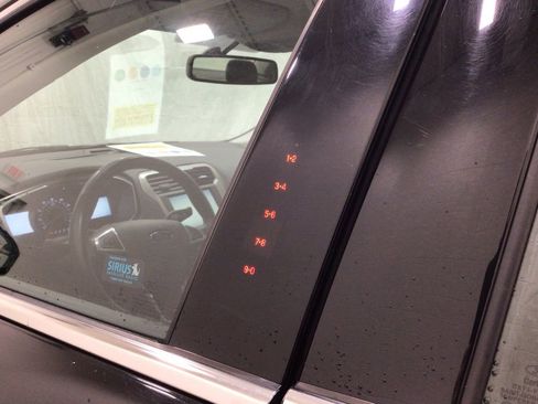 Used 2016 Ford Fusion SE w/ Equipment Group 202A image 9