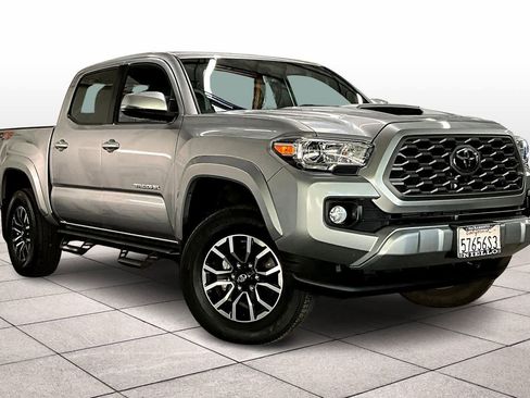 Used 2023 Toyota Tacoma TRD Sport image 2