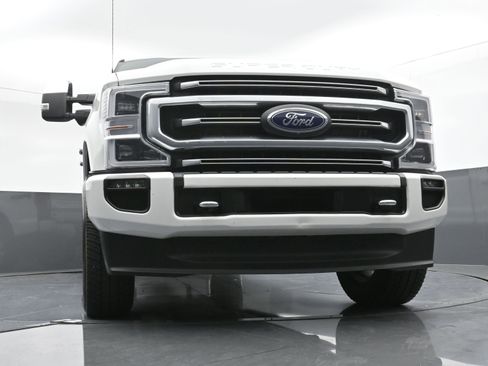 Used 2022 Ford F250 Platinum w/ FX4 Off-Road Package image 23