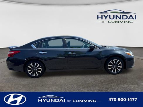 Used 2017 Nissan Altima 2.5 SV FWD image 9