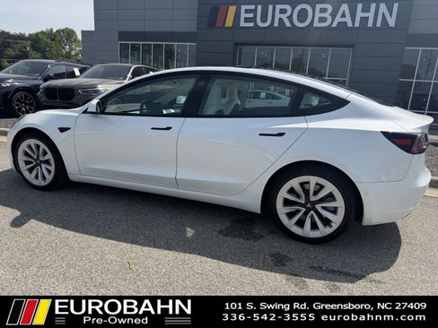 Used 2022 Tesla Model 3 Long Range AWD/4WD image 27