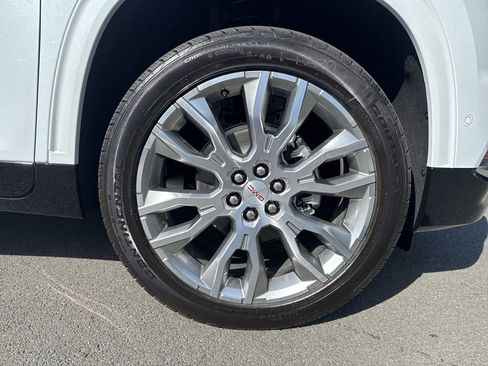 New 2026 GMC Acadia Denali w/ Super Cruise Package image 9