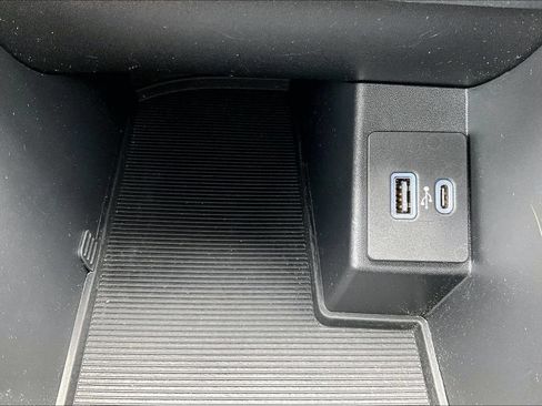 Used 2023 Ford Edge SE AWD/4WD image 26