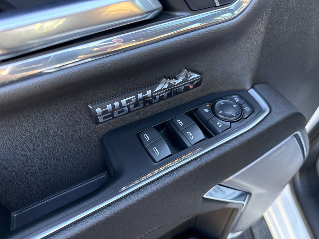 Used 2024 Chevrolet Silverado 1500 High Country AWD/4WD image 30