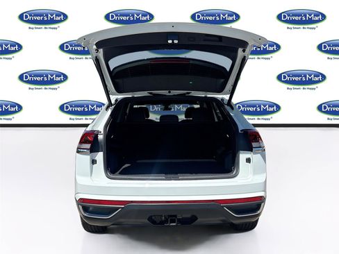 Used 2025 Volkswagen Atlas Cross Sport SE FWD image 26