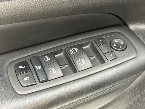 Used 2022 Jeep Grand Cherokee Laredo X AWD/4WD image 18