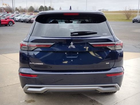New 2025 Mitsubishi Outlander SE image 23