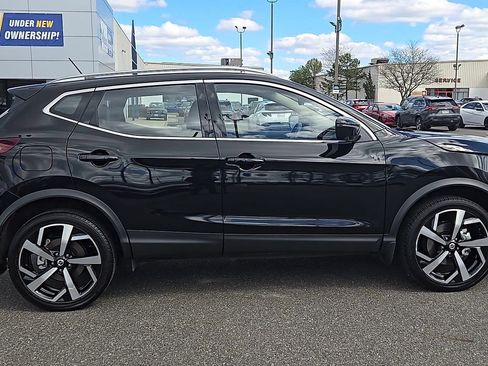 Used 2021 Nissan Rogue Sport SL w/ Premium Package AWD/4WD image 9