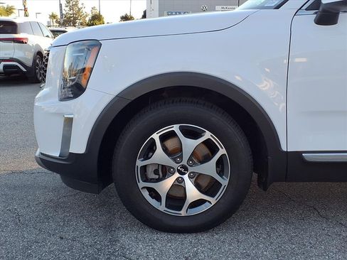 Certified 2022 Kia Telluride EX image 16