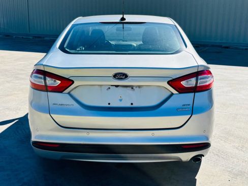 Used 2015 Ford Fusion SE w/ Equipment Group 202A image 5