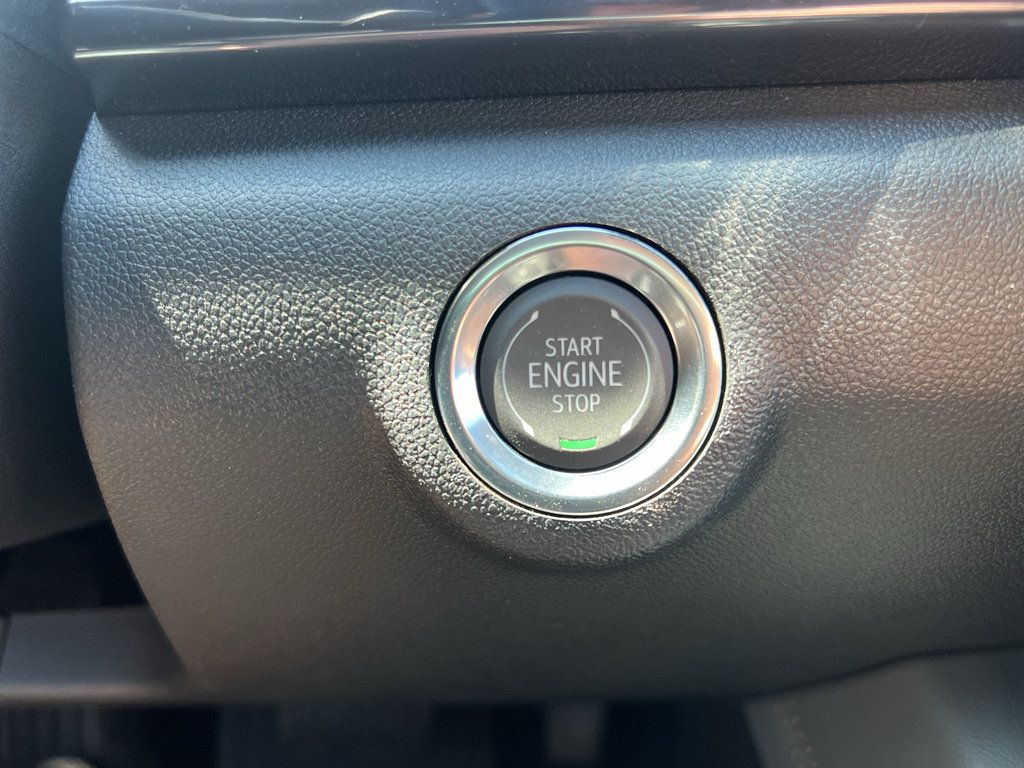 New 2026 GMC Terrain AT4 w/ LPO, Black Badging Package AWD/4WD image 16