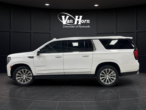 Used 2022 GMC Yukon XL Denali AWD/4WD image 5