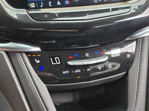 Used 2023 Cadillac XT6 Sport w/ Technology Package AWD/4WD image 29