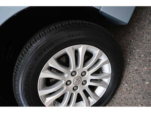 Used 2015 Toyota Sienna image 12