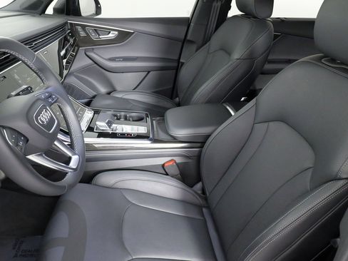 Used 2025 Audi Q7 3.0T Prestige w/ Prestige Package image 31