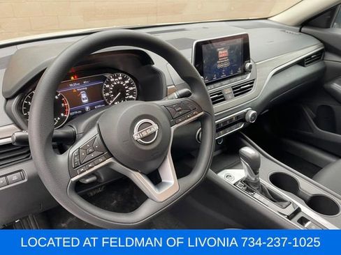 Used 2025 Nissan Altima 2.5 SV image 7