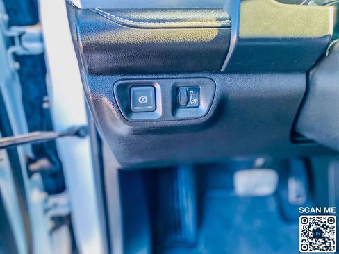 Used 2021 GMC Acadia SLE w/ Elevation Edition image 16