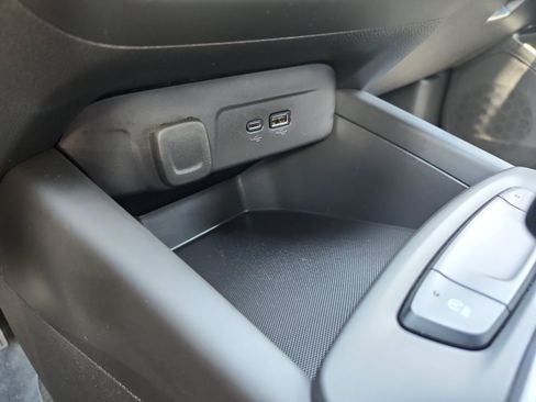 Used 2024 Chevrolet Trax LS w/ LS Convenience Package FWD image 19