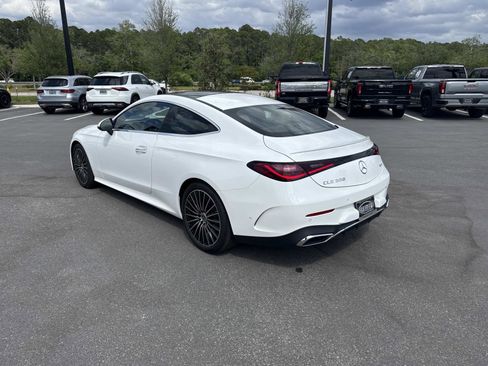 Used 2025 Mercedes-Benz CLE 300 4MATIC Coupe image 5