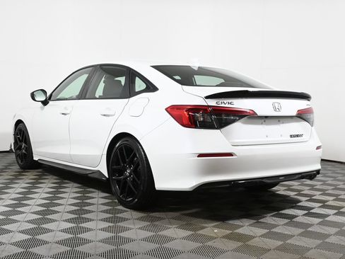 Used 2023 Honda Civic Sport image 5