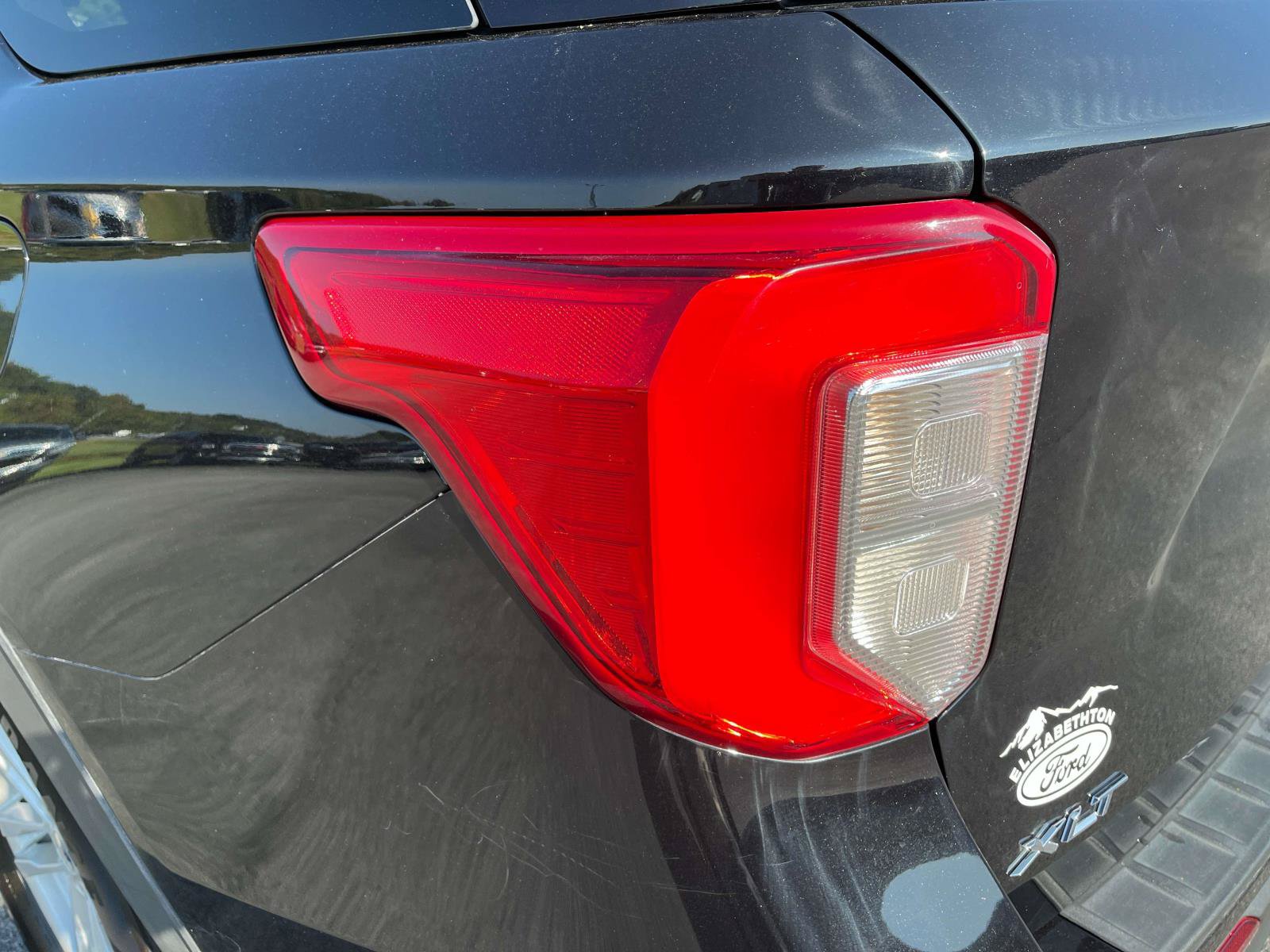Used 2021 Ford Explorer XLT RWD image 10