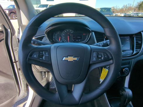 Used 2020 Chevrolet Trax LT FWD image 24