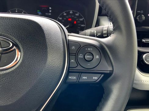 Certified 2025 Toyota Corolla SE image 22