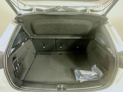 Certified 2025 Mercedes-Benz GLA 250 4MATIC image 33