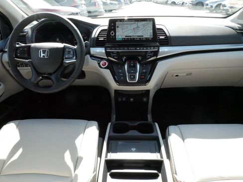 Certified 2026 Honda Odyssey Touring image 10