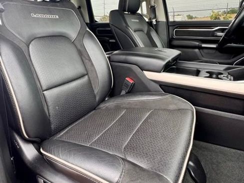 Used 2022 RAM 1500 Laramie AWD/4WD image 14