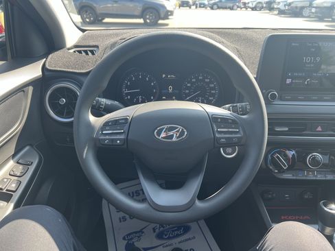 Used 2022 Hyundai Kona SEL image 9