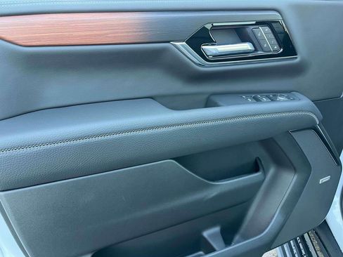 Certified 2026 GMC Yukon Denali w/ Sun & Power Step Package image 25