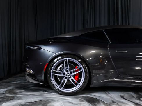 Used 2019 Aston Martin DBS Superleggera RWD image 3