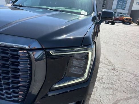 Used 2023 GMC Yukon Denali Ultimate AWD/4WD image 17