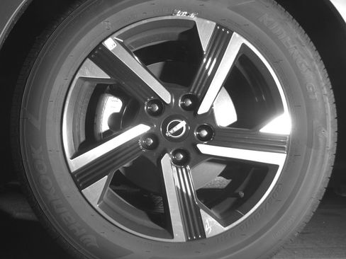 Used 2025 Nissan Sentra SV FWD image 12