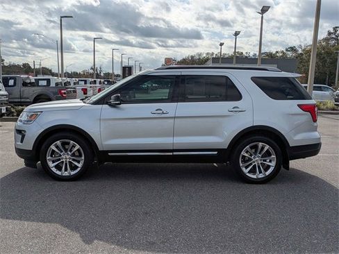 Certified 2018 Ford Explorer XLT w/ Equipment Group 202A image 7