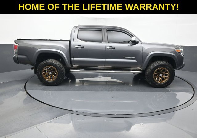 Used 2016 Toyota Tacoma Limited w/ Towing Package AWD/4WD image 7
